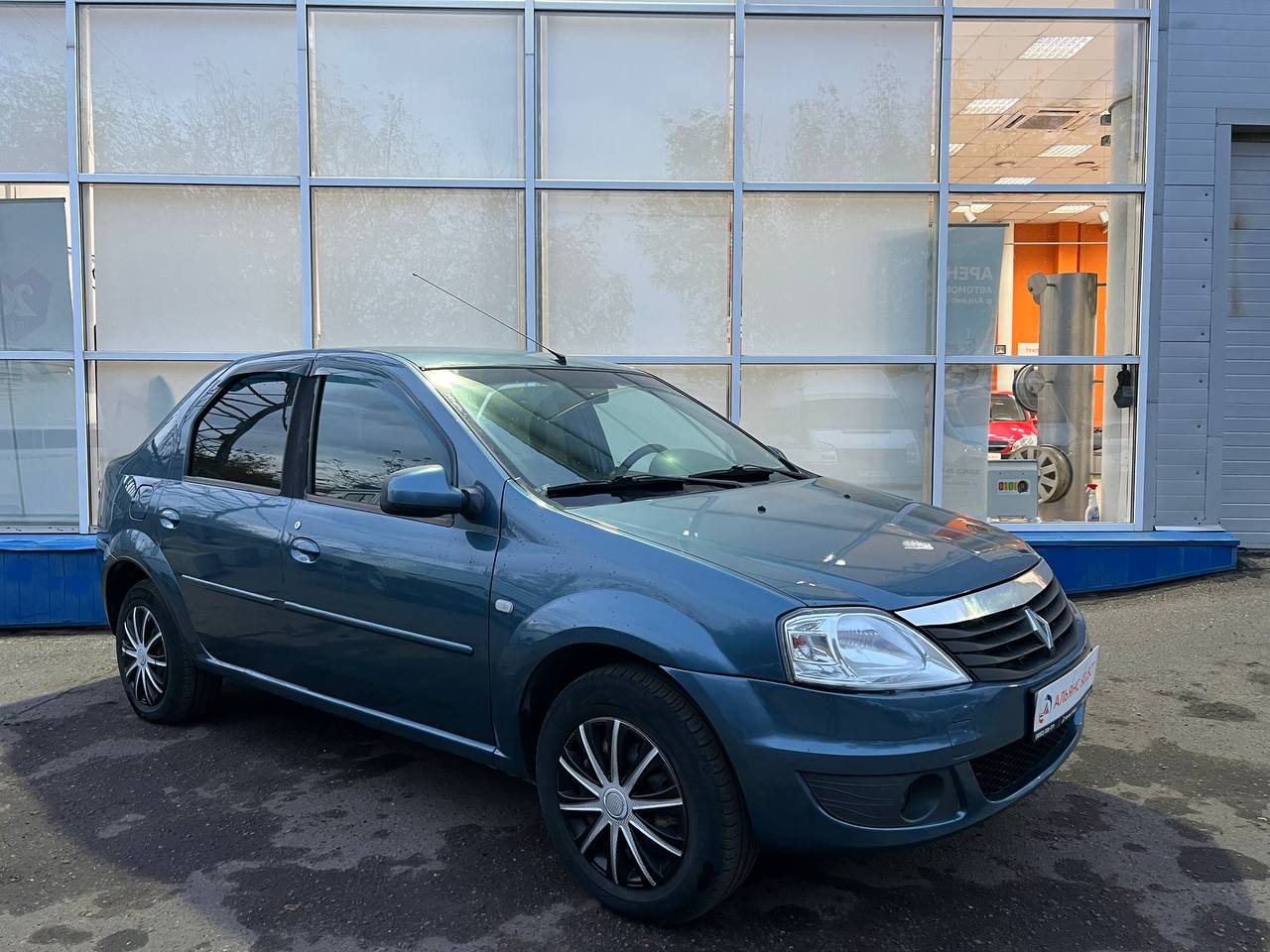 RENAULT LOGAN