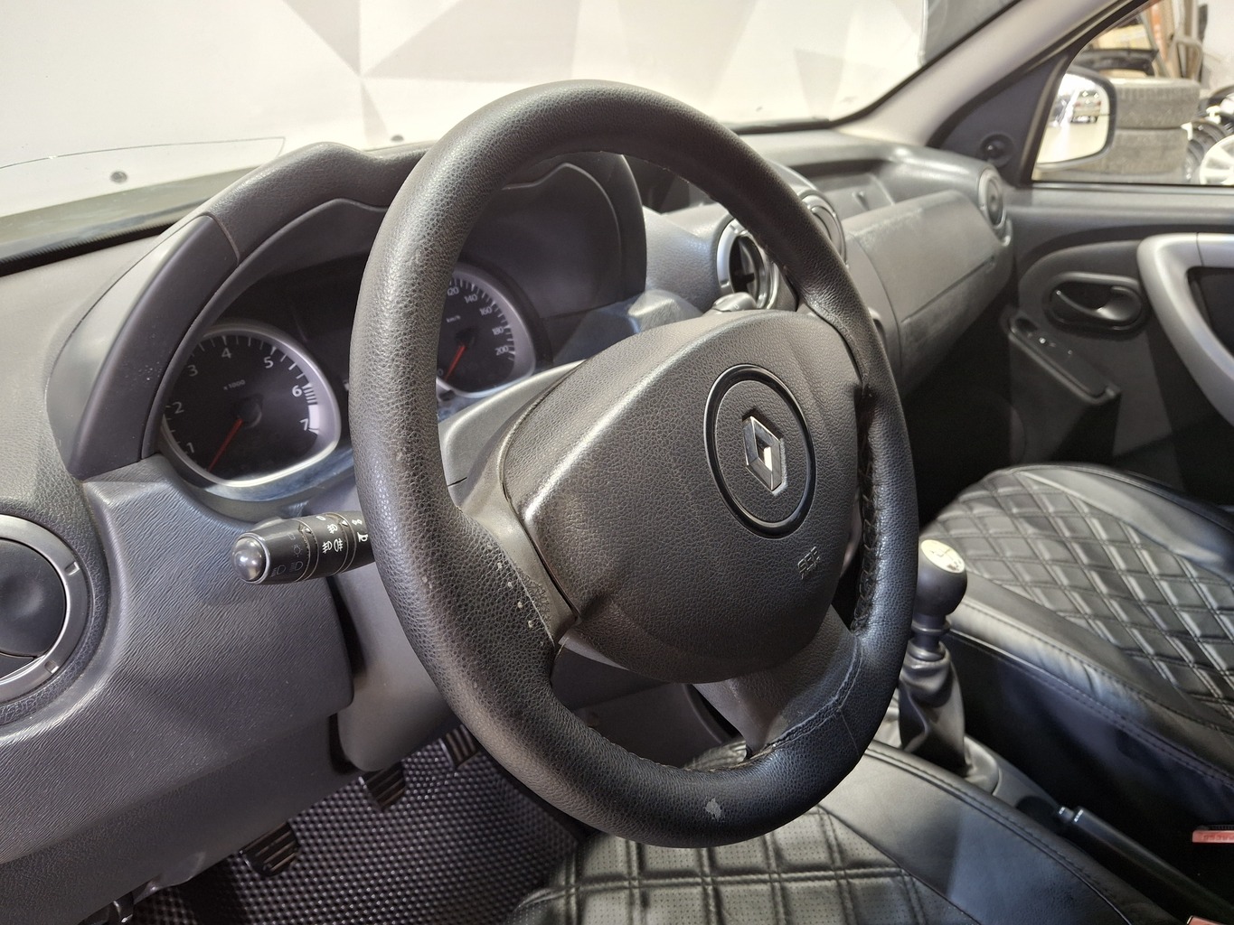 RENAULT DUSTER