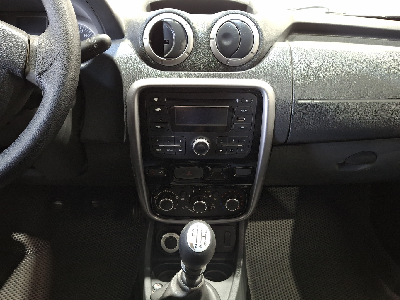 RENAULT DUSTER