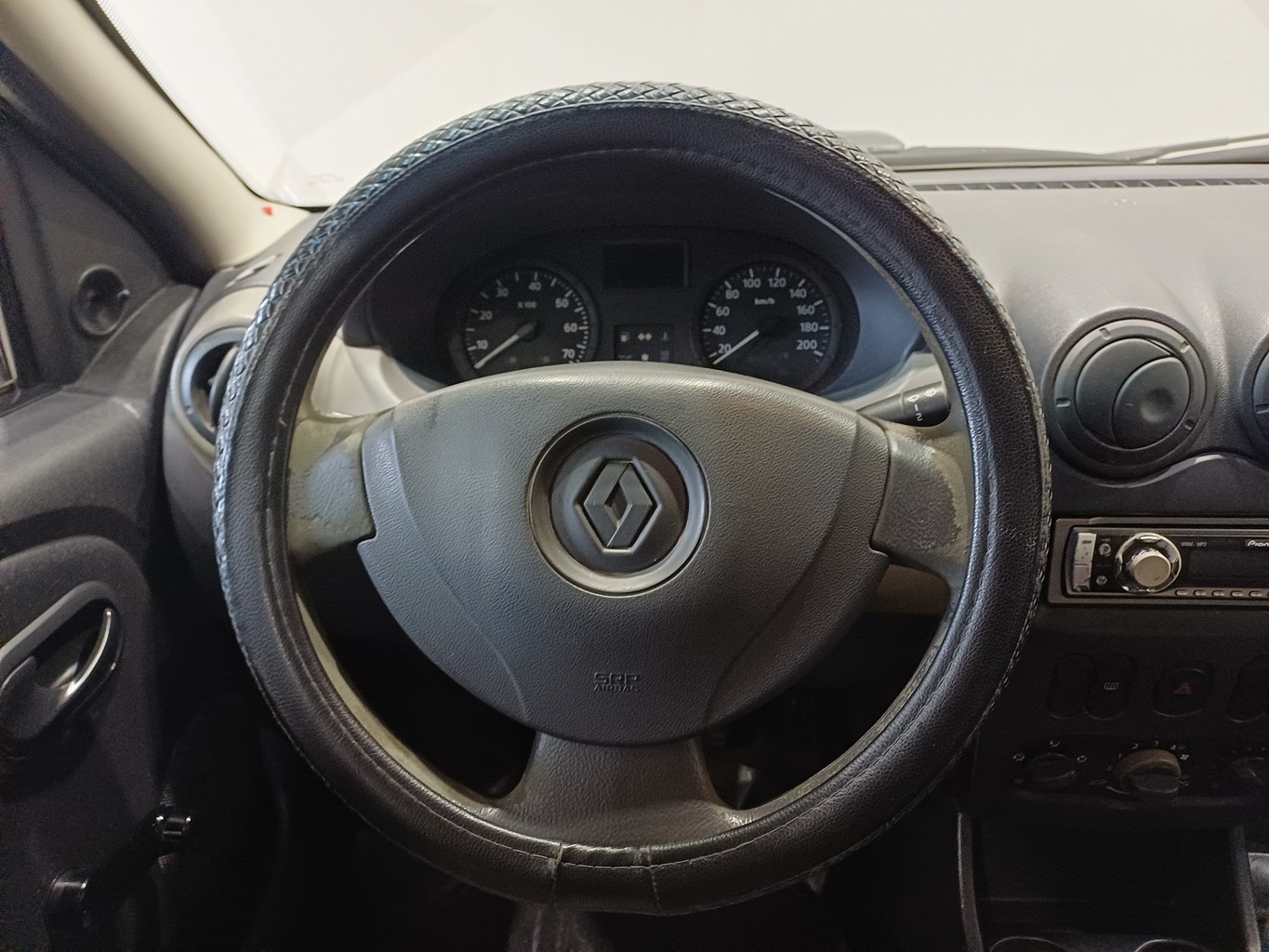 RENAULT LOGAN