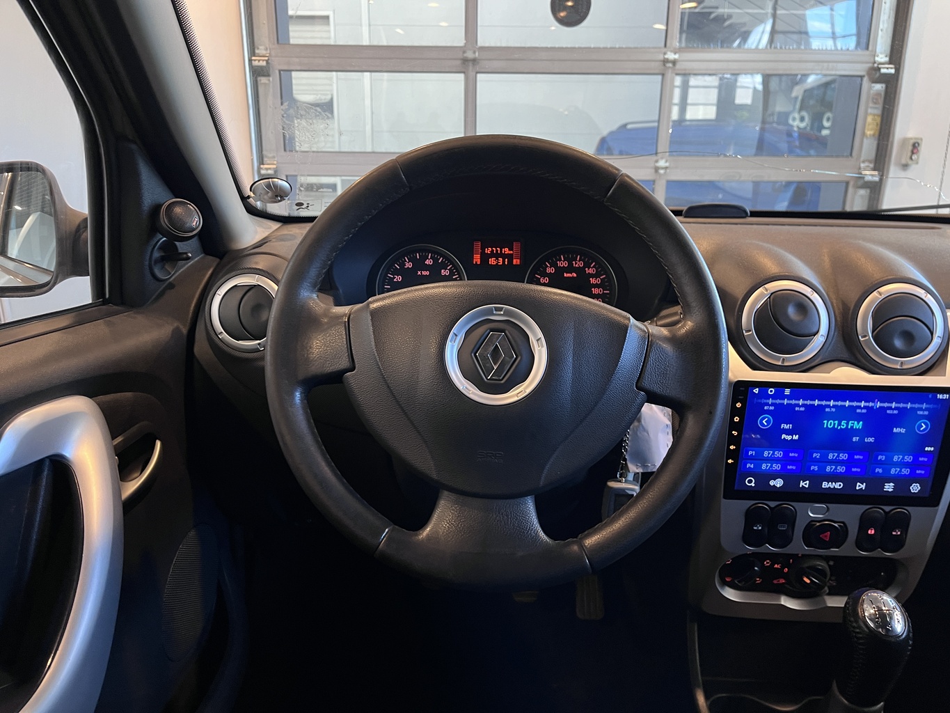 RENAULT SANDERO