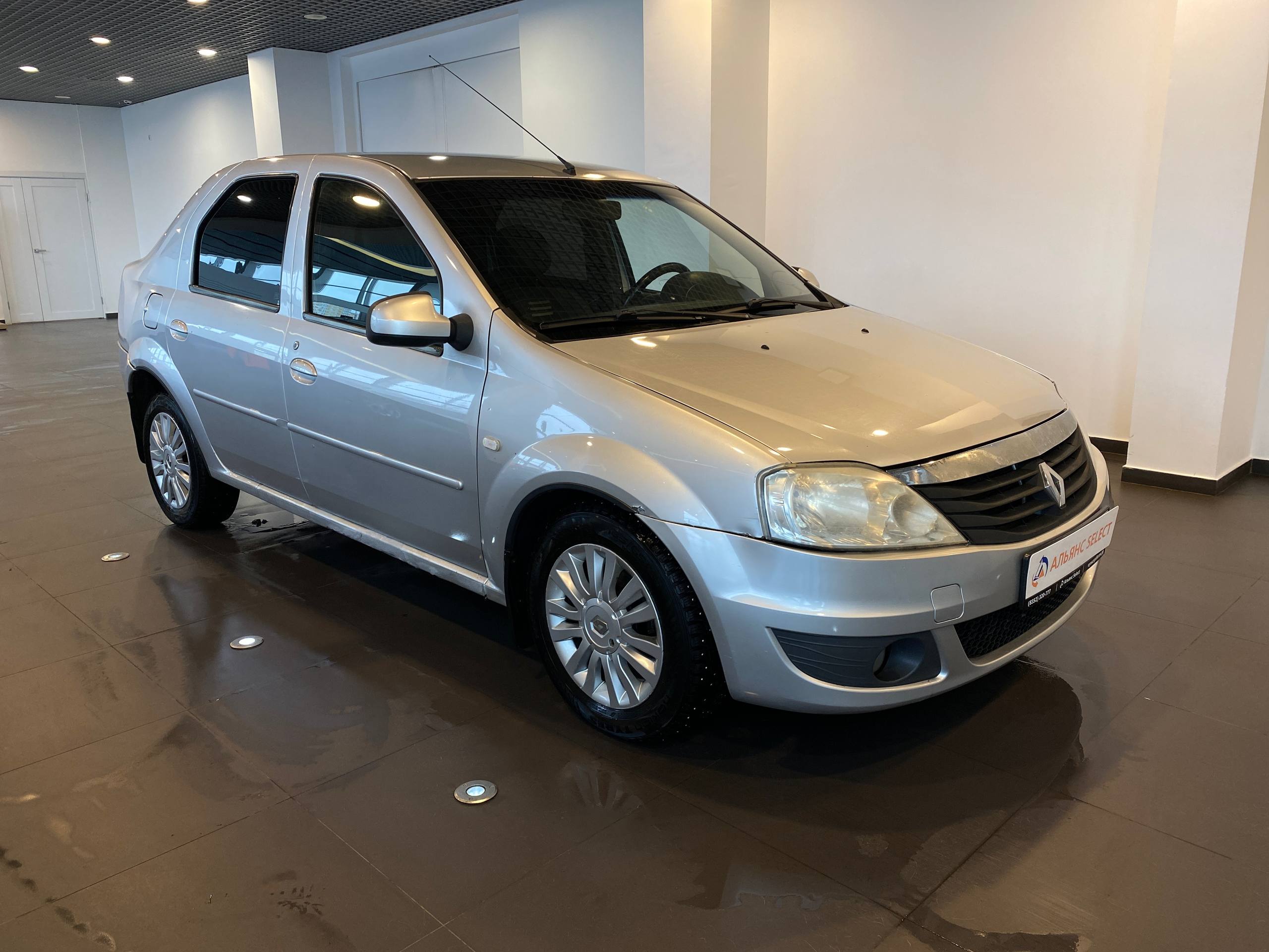 RENAULT LOGAN