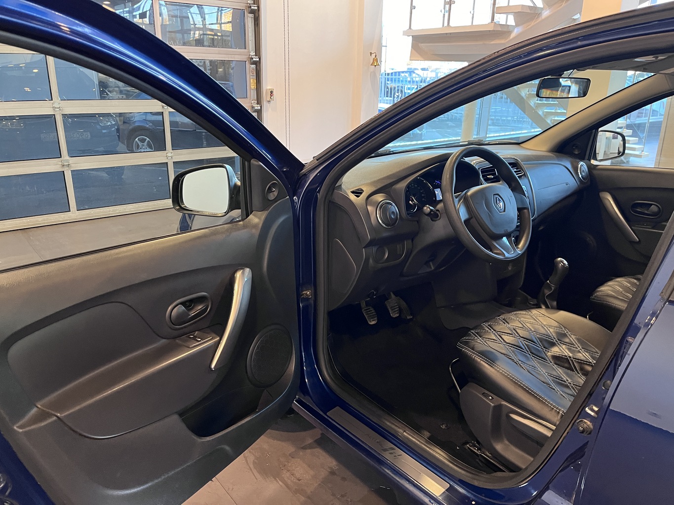 RENAULT LOGAN