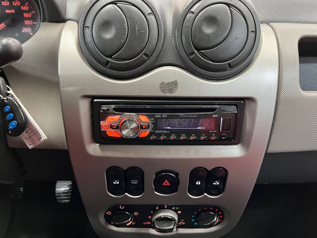 RENAULT LOGAN