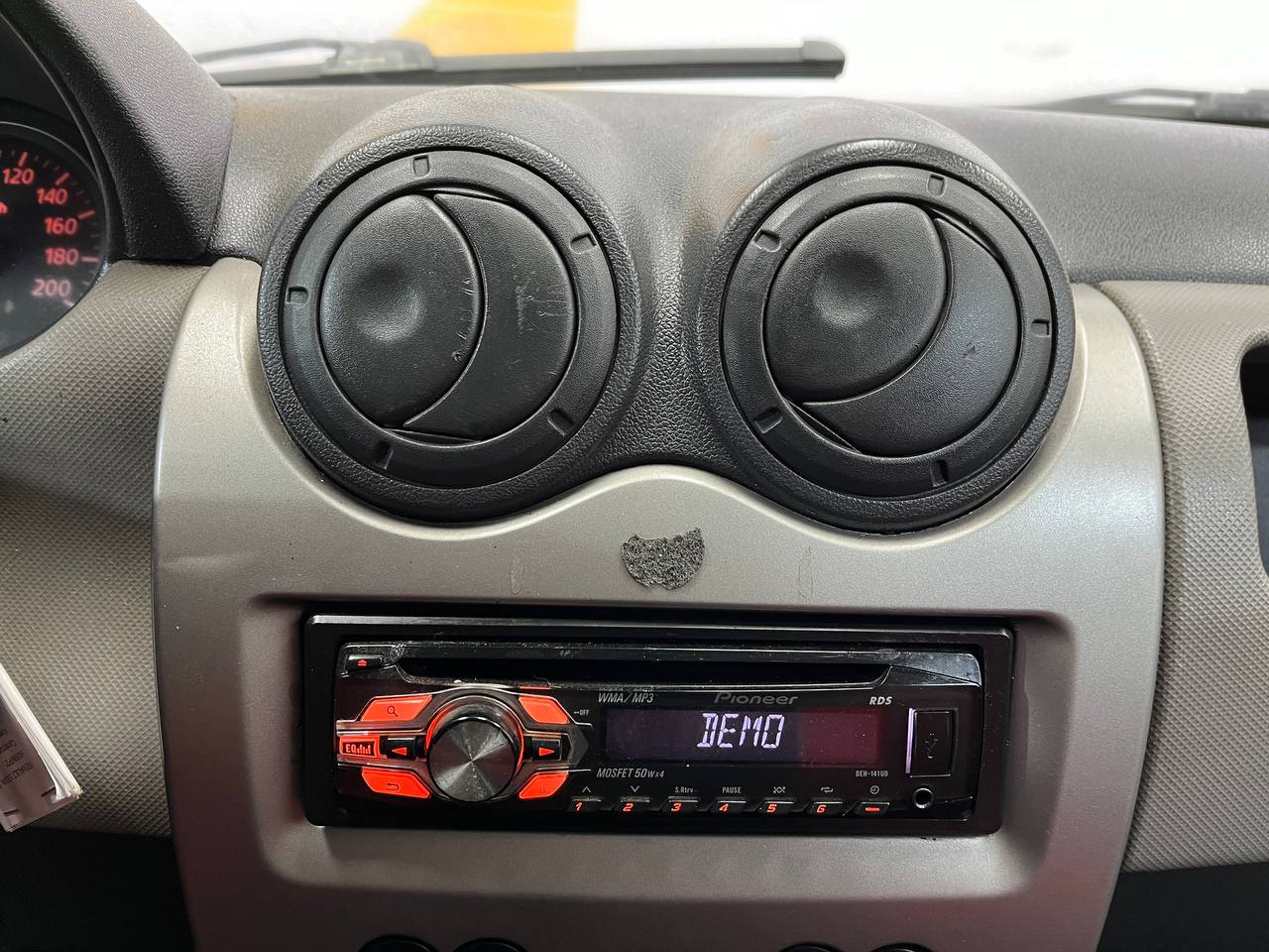 RENAULT LOGAN