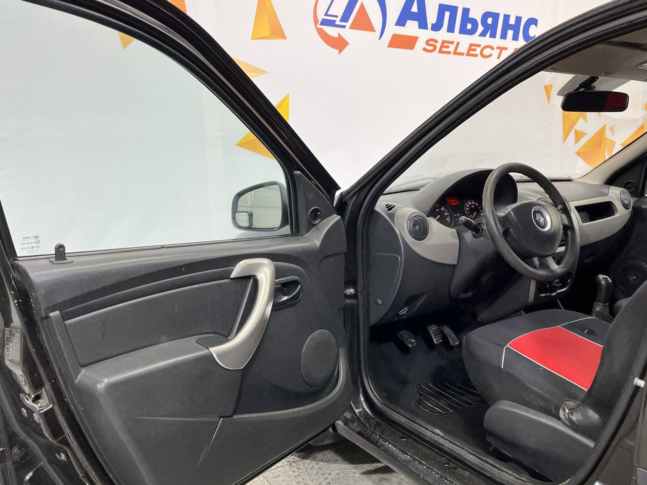 RENAULT LOGAN