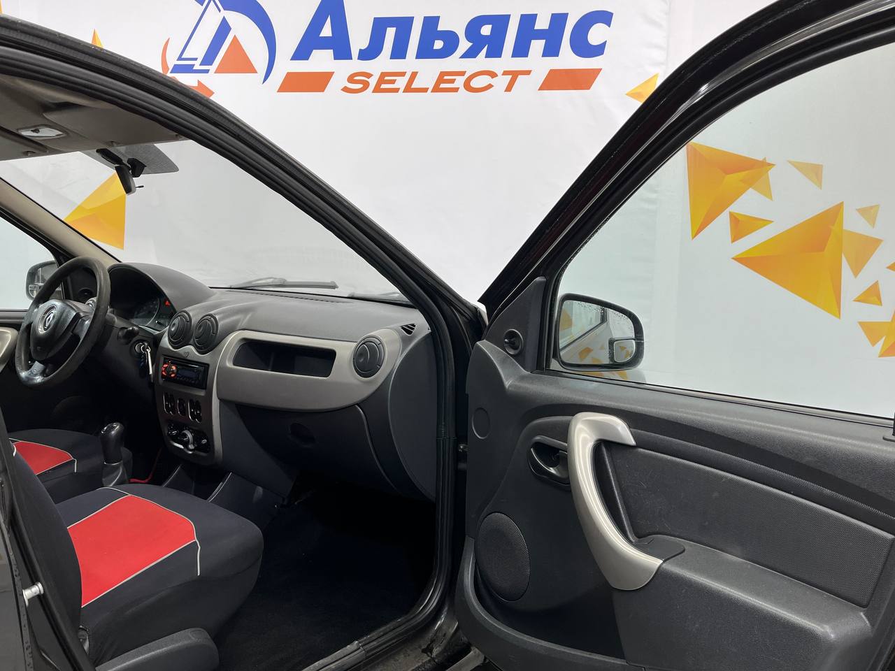 RENAULT LOGAN