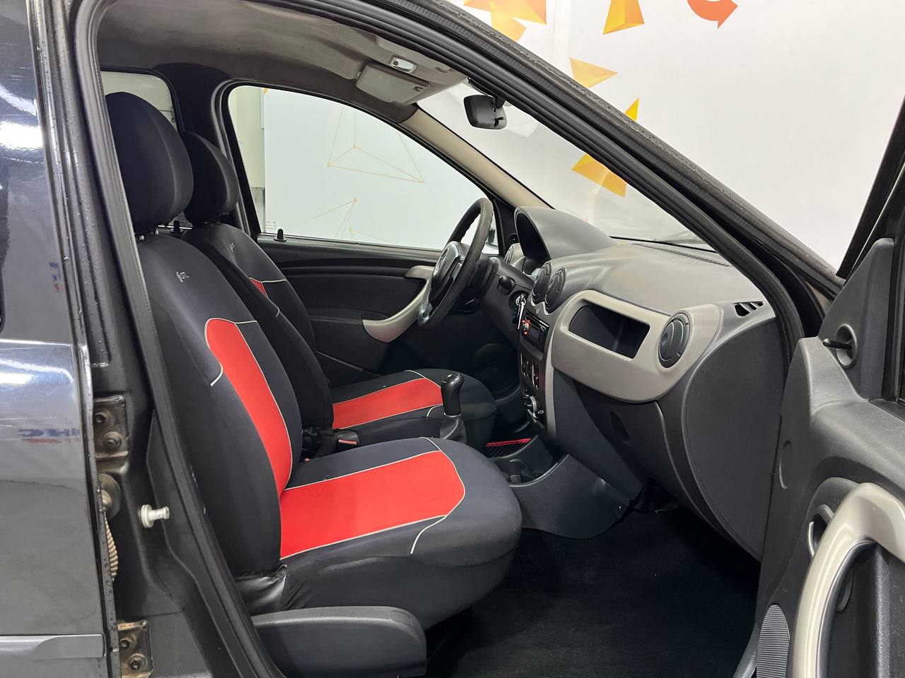 RENAULT LOGAN