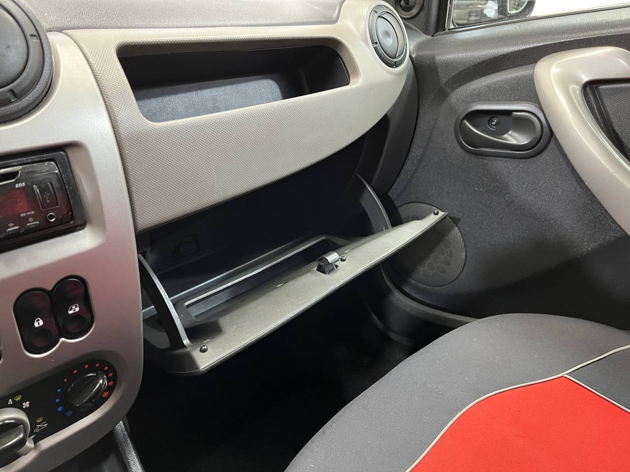 RENAULT LOGAN