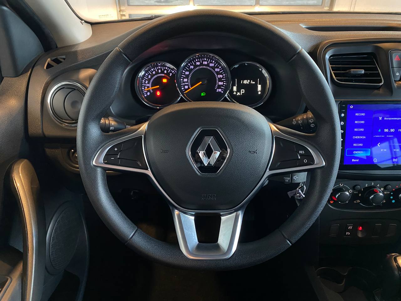 RENAULT SANDERO