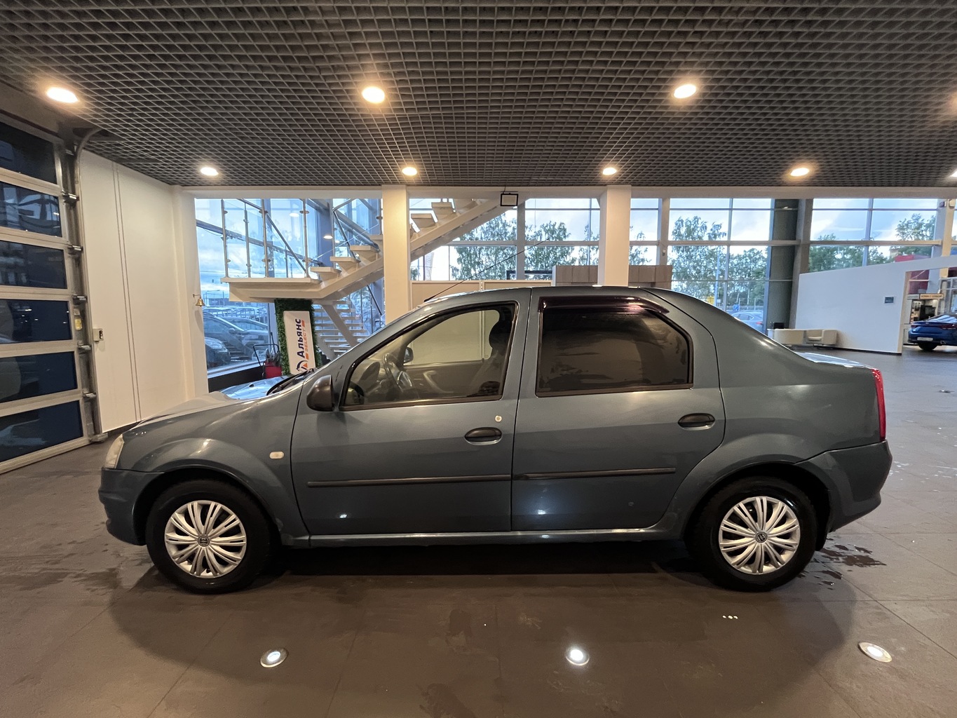 RENAULT LOGAN