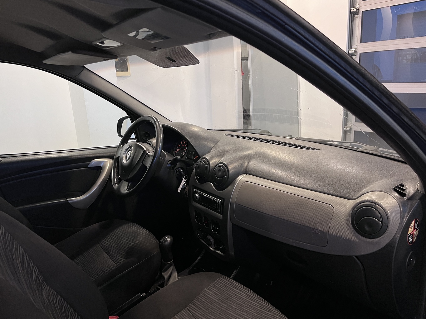 RENAULT LOGAN