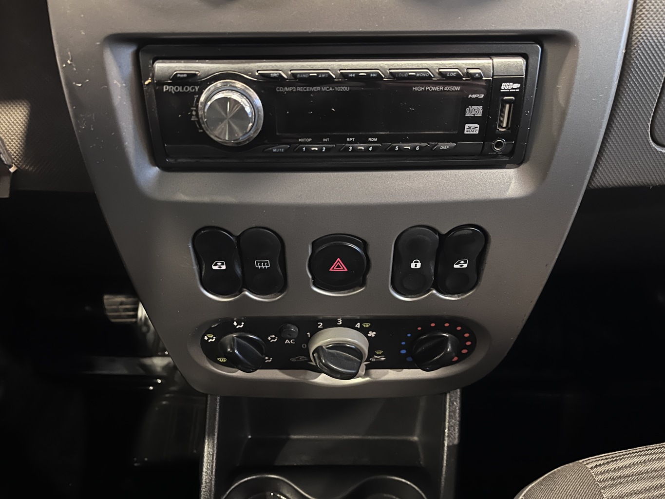RENAULT LOGAN