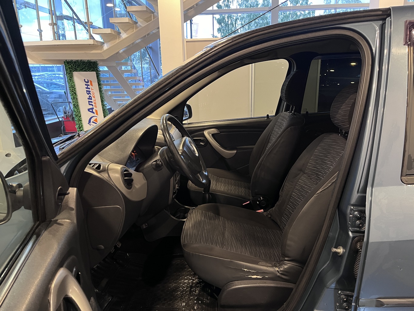RENAULT LOGAN