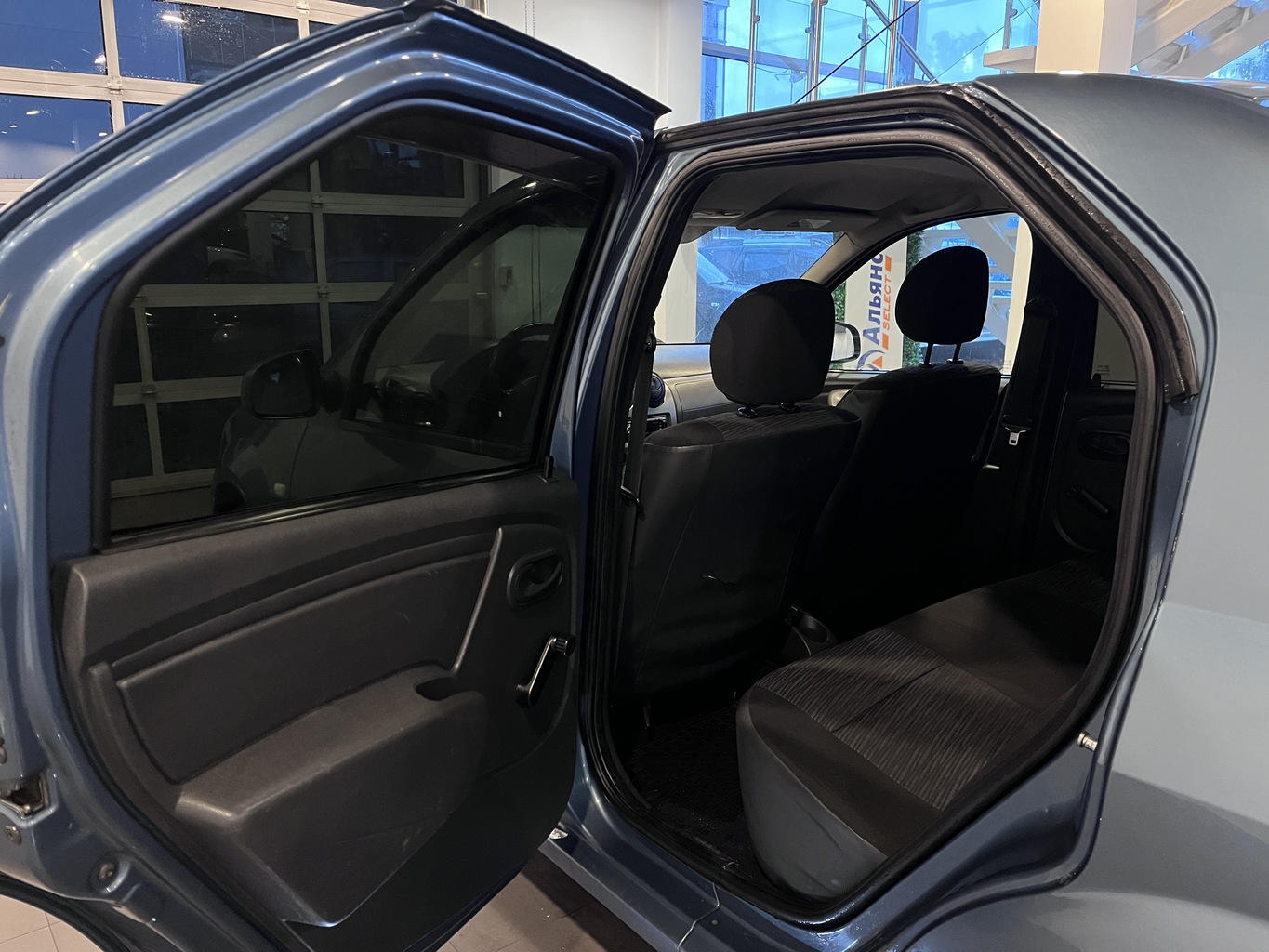 RENAULT LOGAN