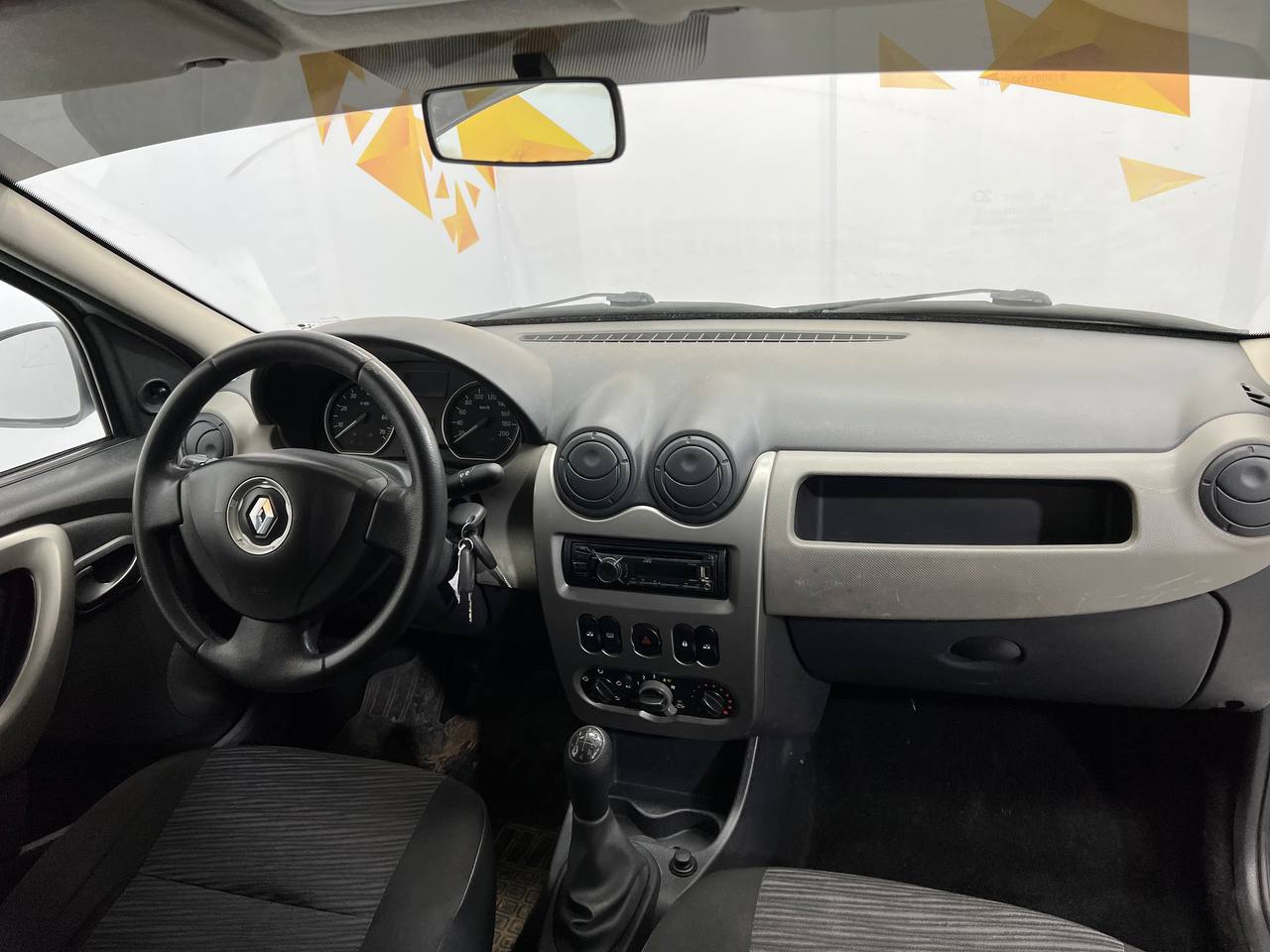 RENAULT LOGAN