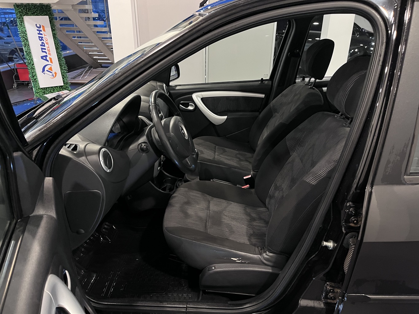 RENAULT LOGAN