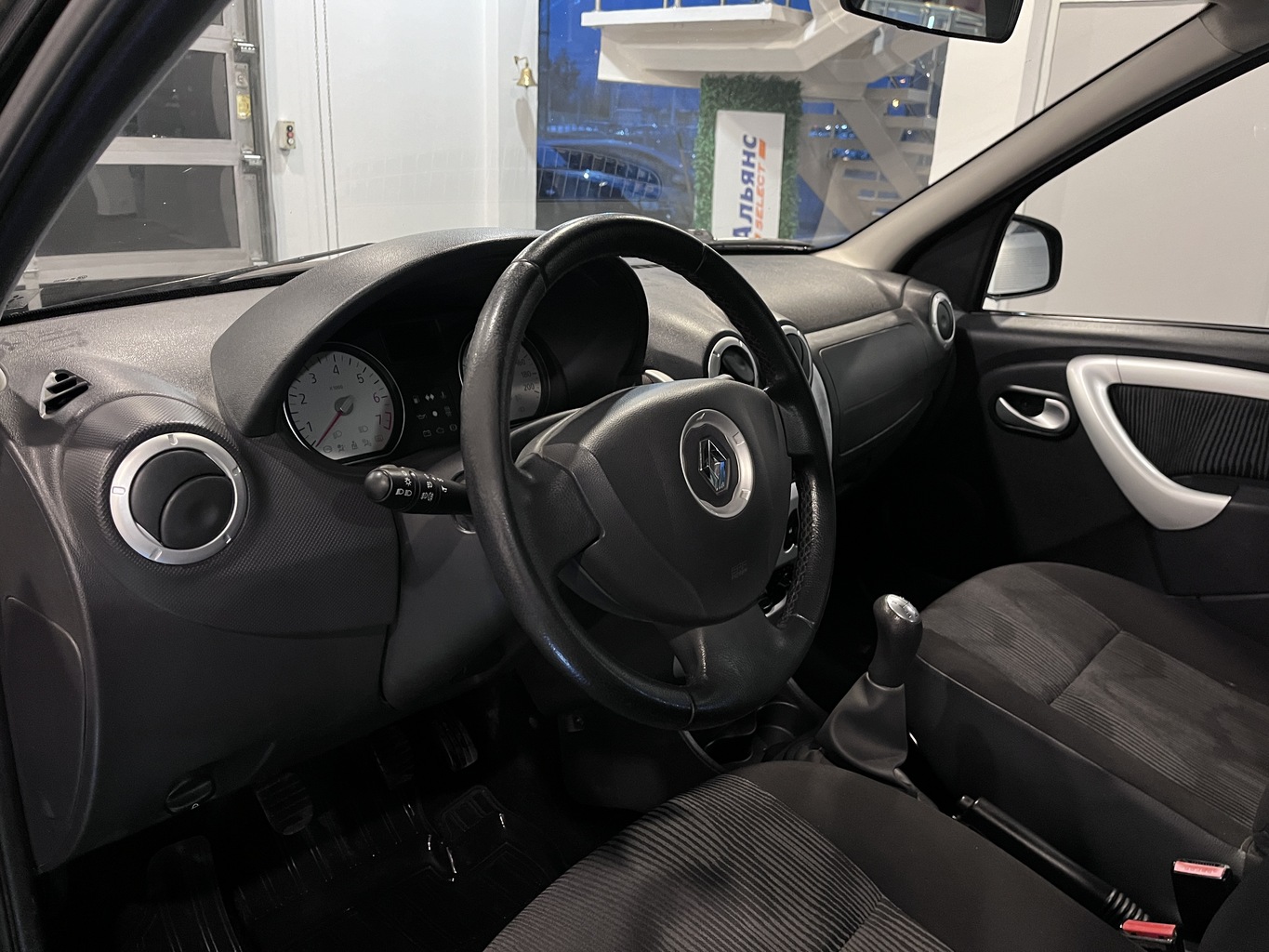 RENAULT LOGAN
