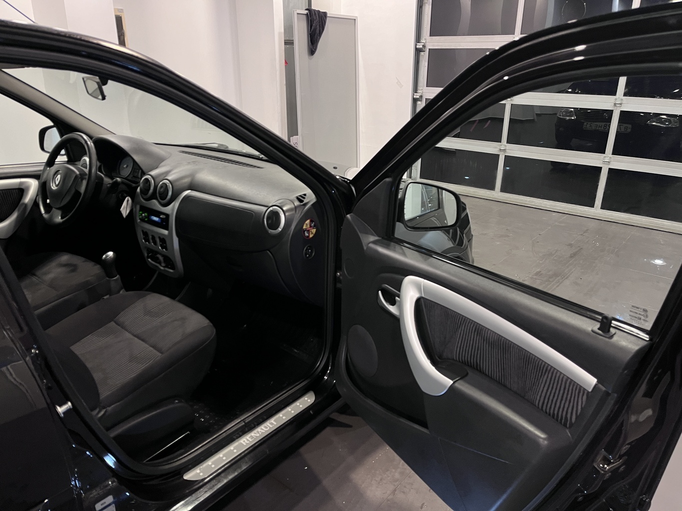 RENAULT LOGAN