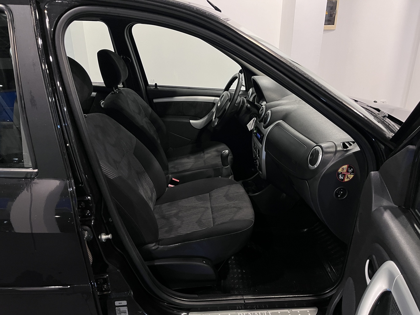 RENAULT LOGAN