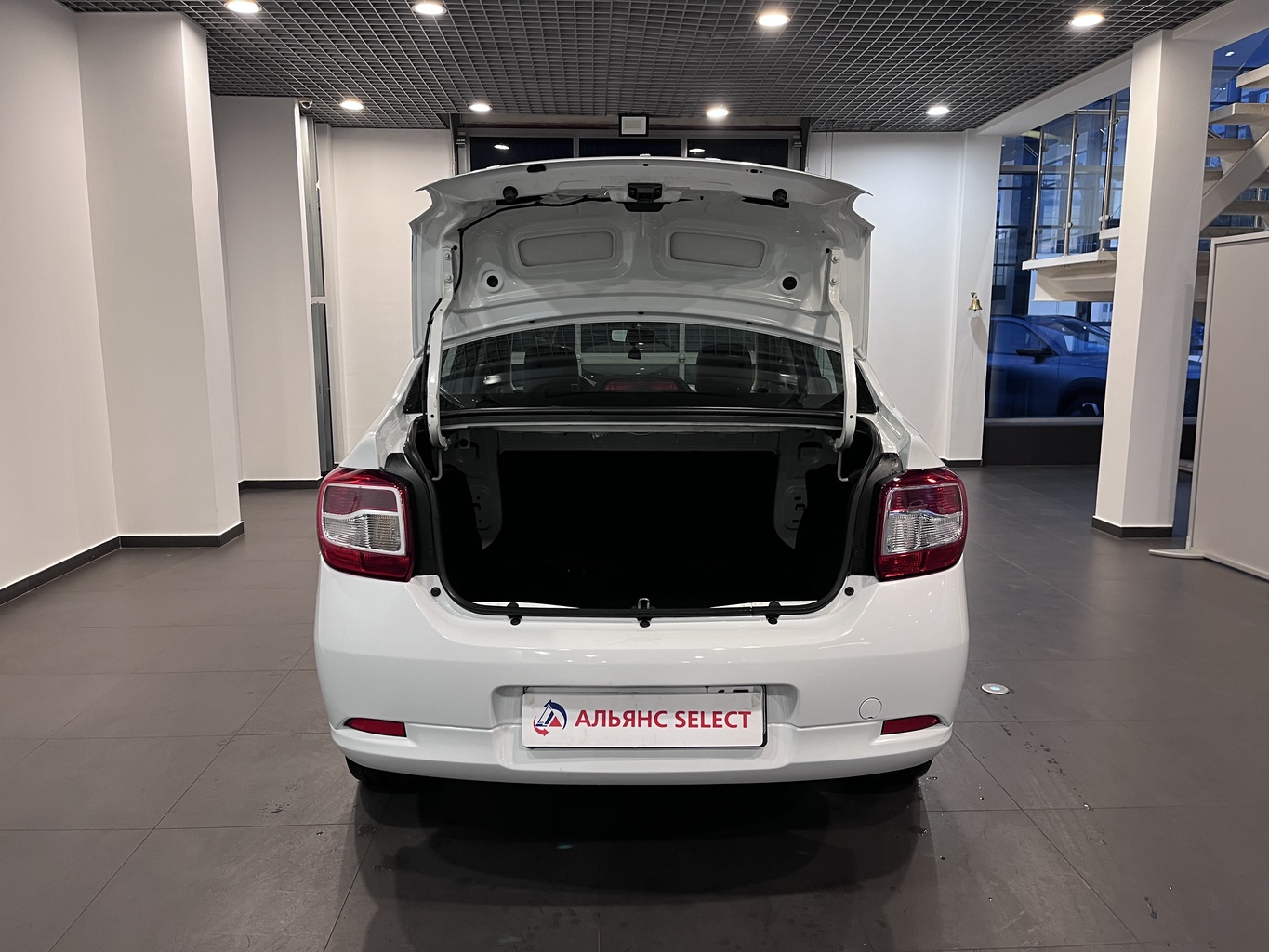 RENAULT LOGAN