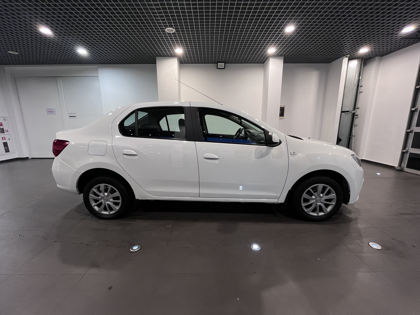RENAULT LOGAN