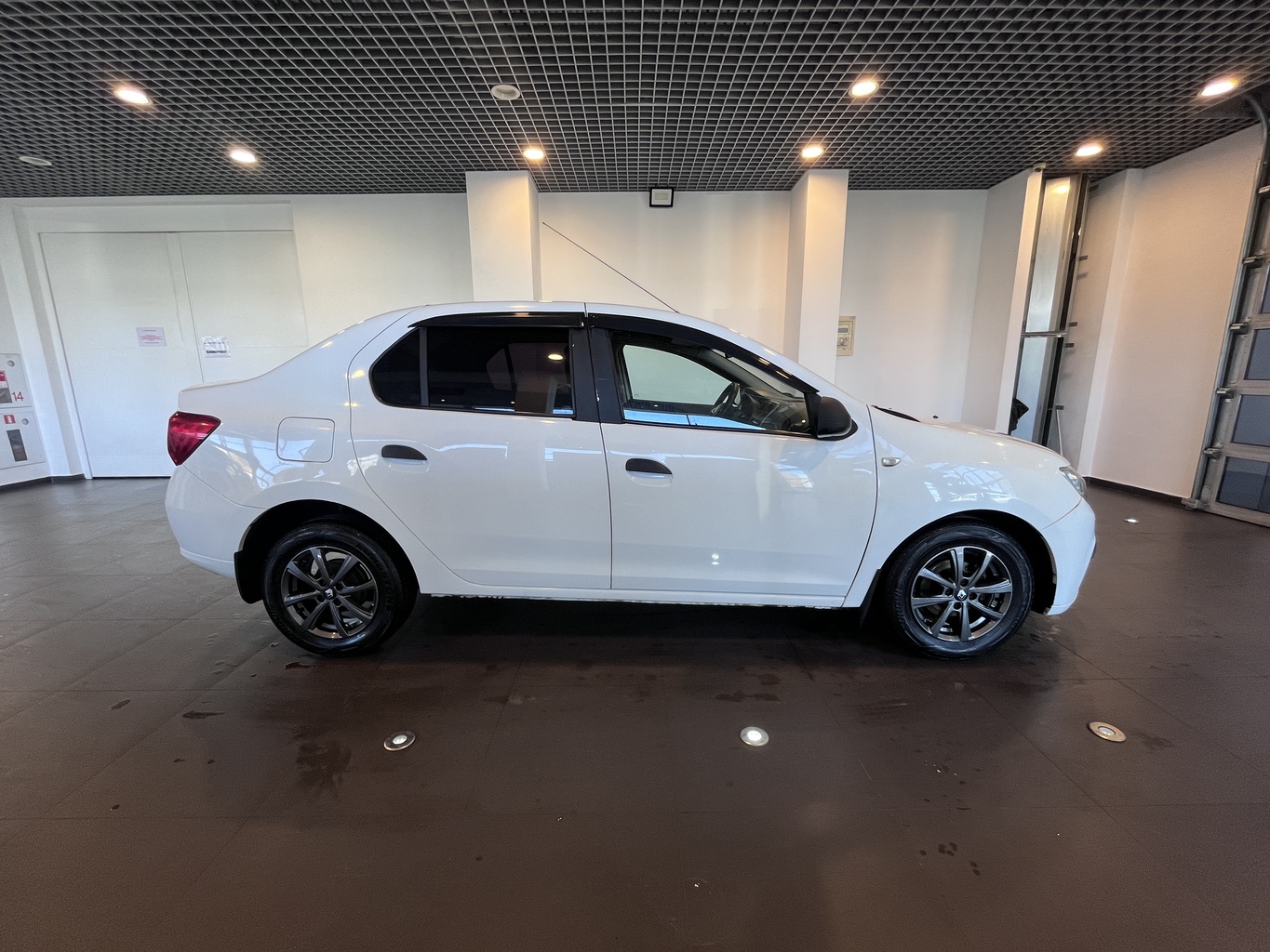 RENAULT LOGAN