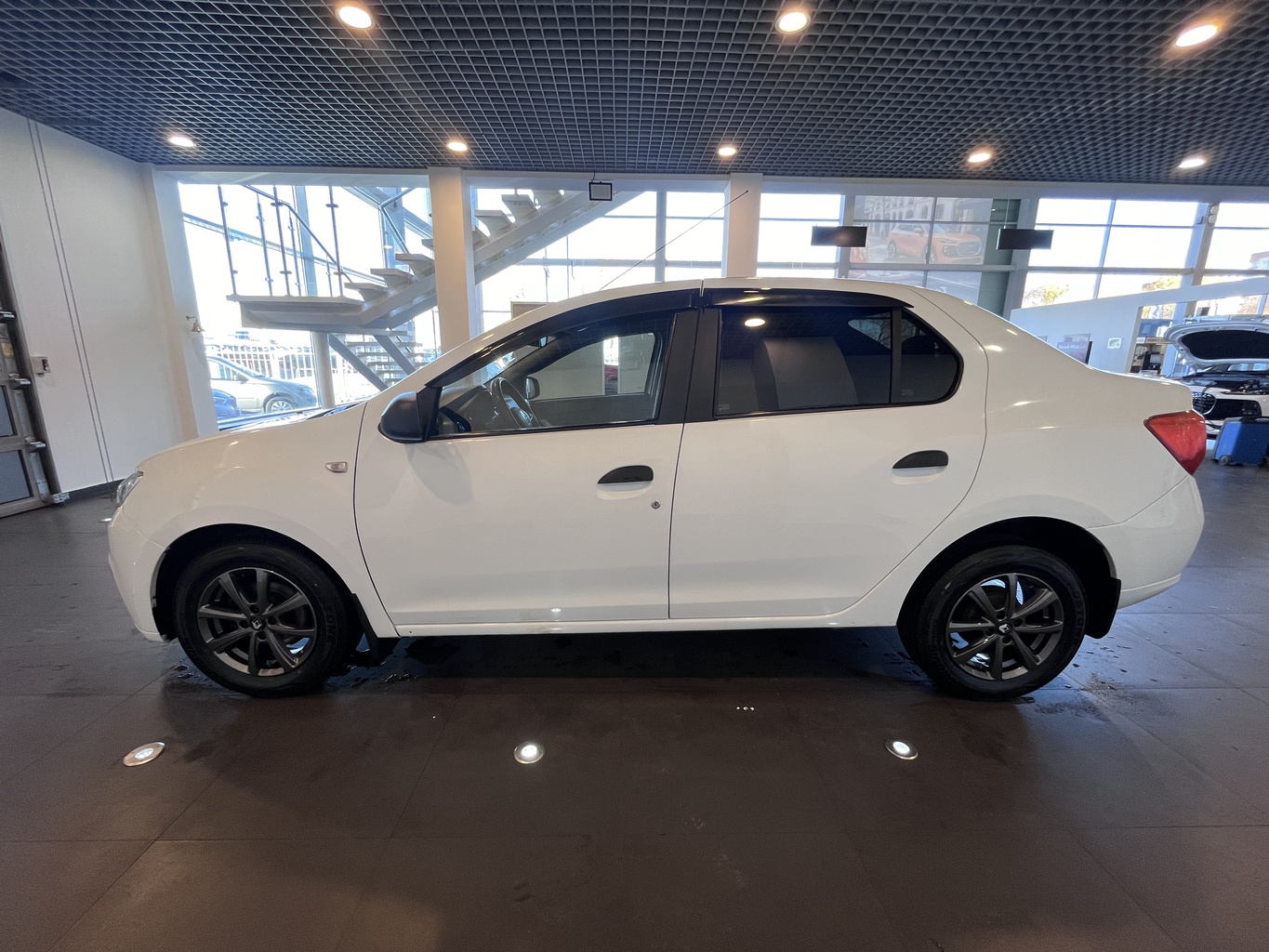 RENAULT LOGAN