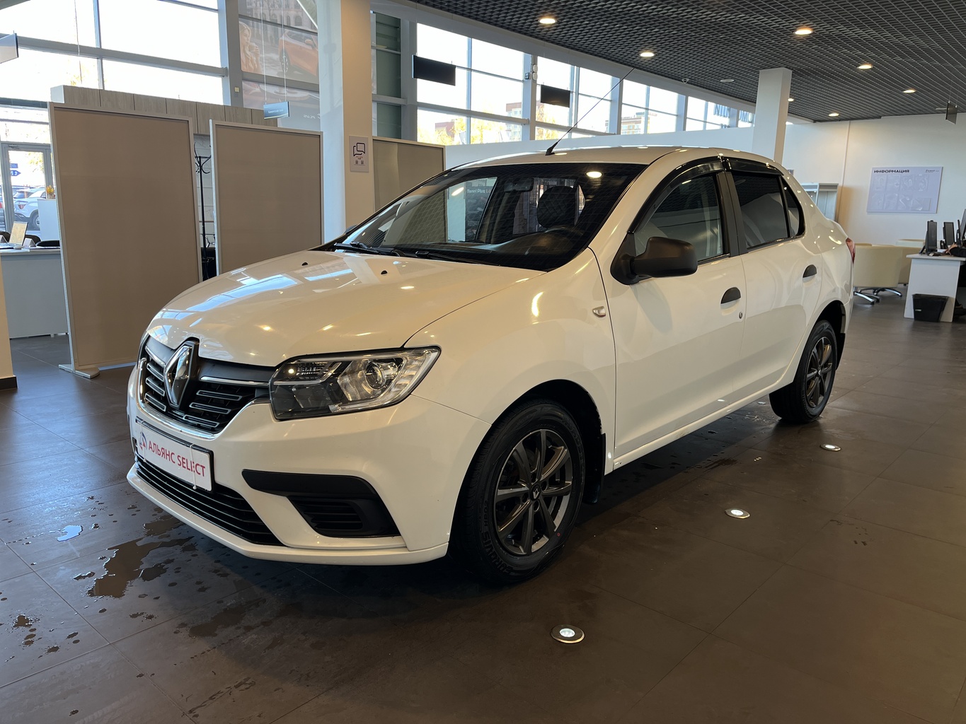 RENAULT LOGAN