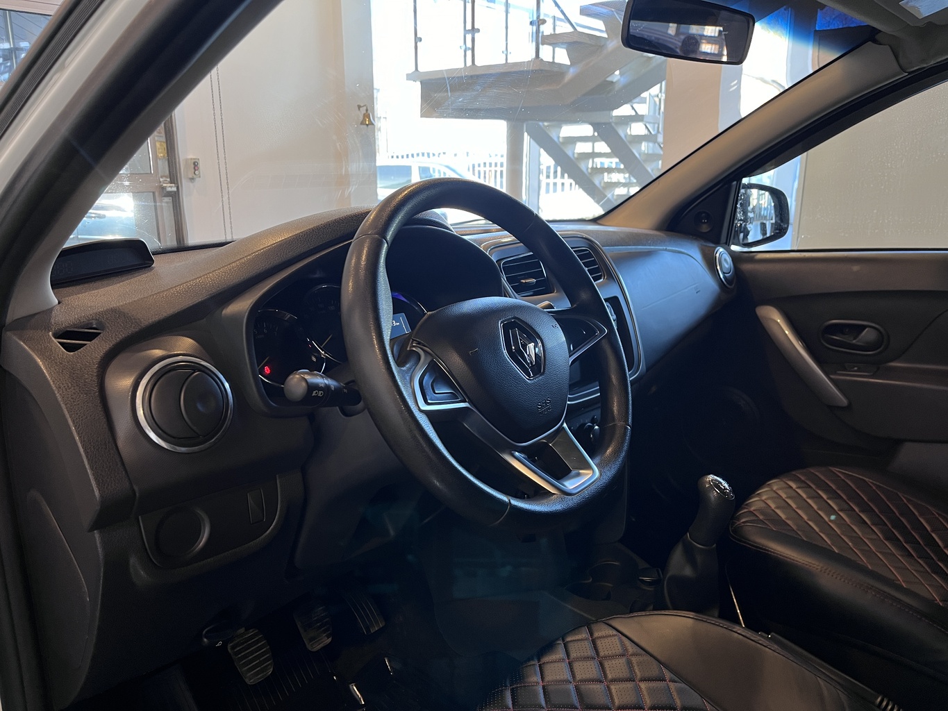 RENAULT LOGAN