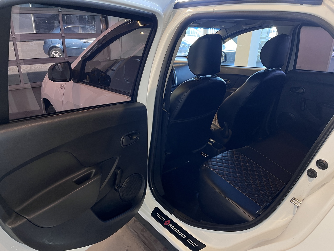 RENAULT LOGAN