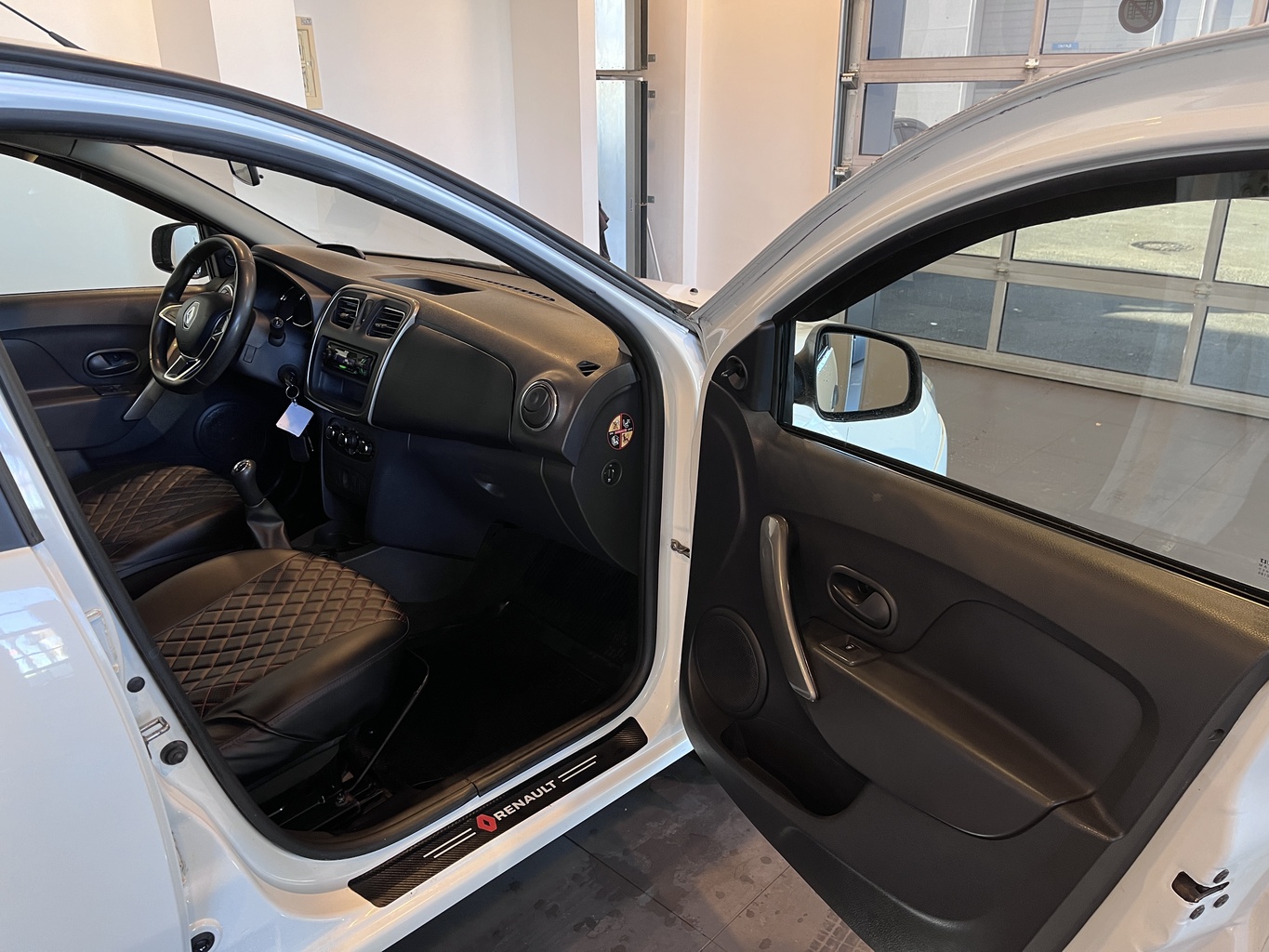 RENAULT LOGAN