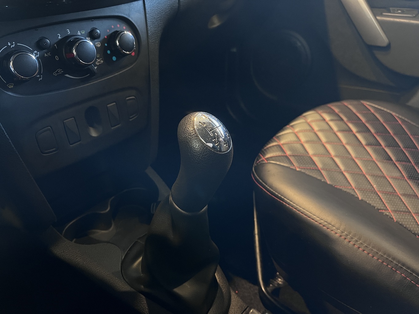 RENAULT LOGAN
