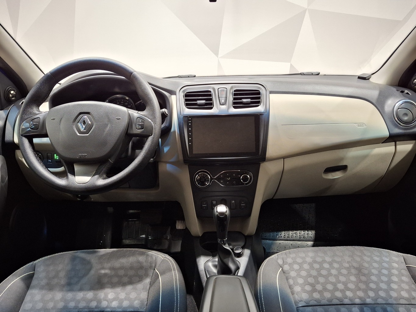 RENAULT LOGAN