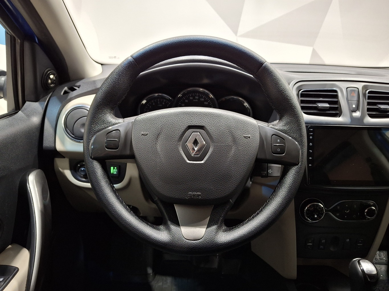 RENAULT LOGAN