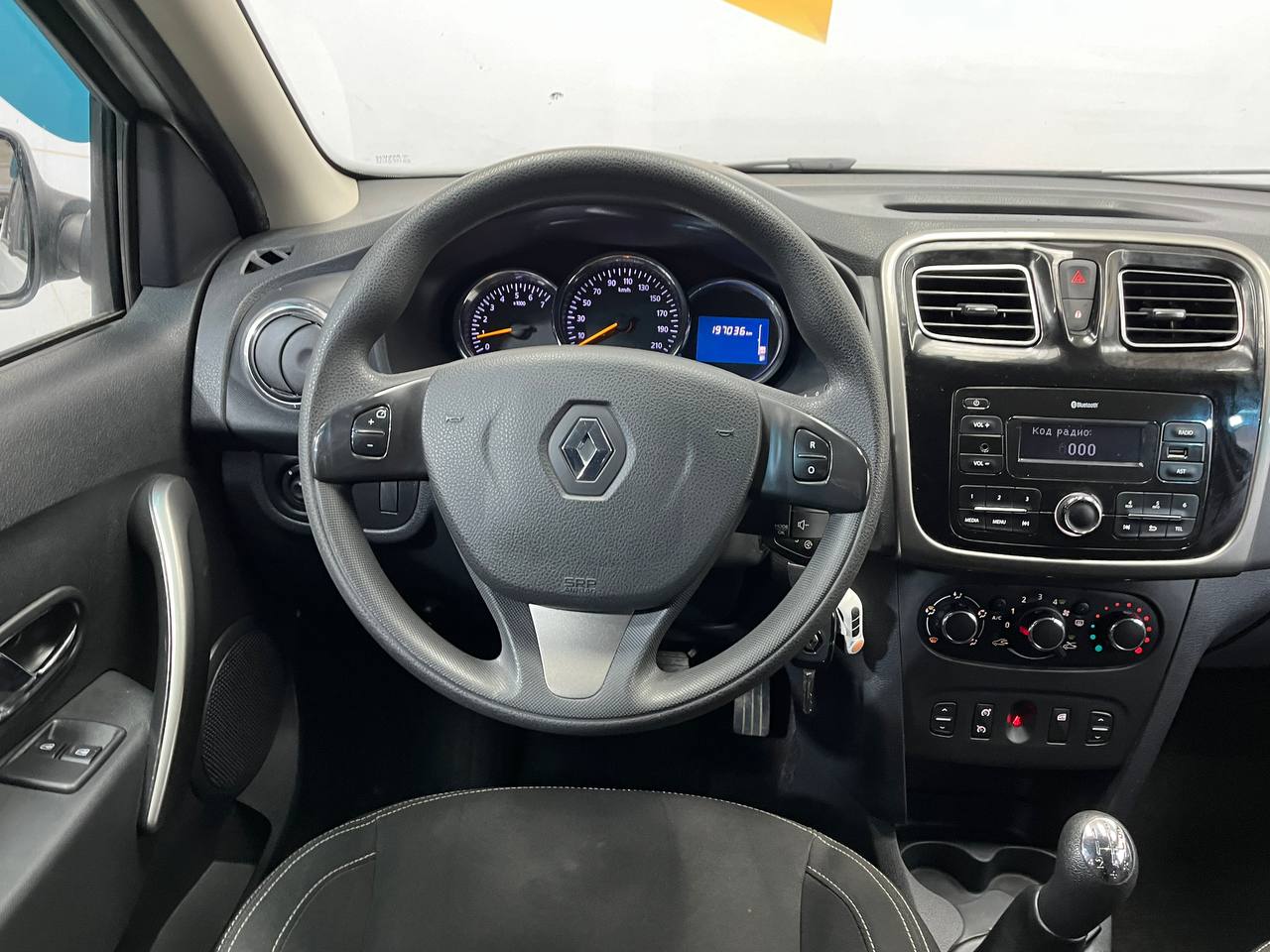 RENAULT LOGAN