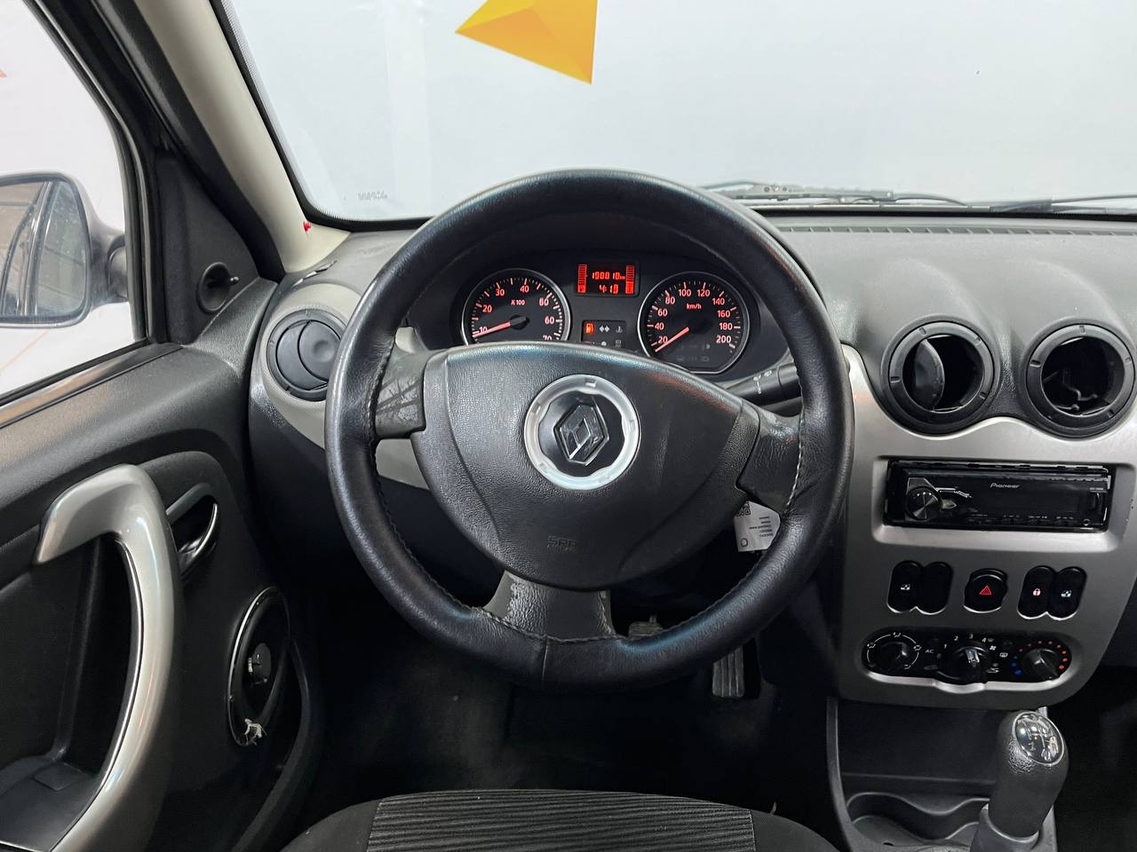 RENAULT SANDERO