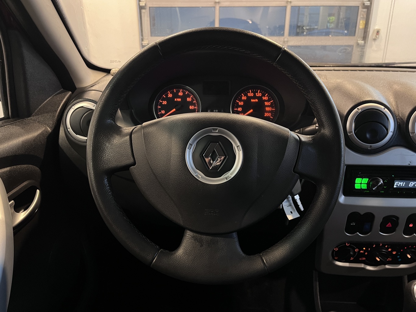 RENAULT SANDERO