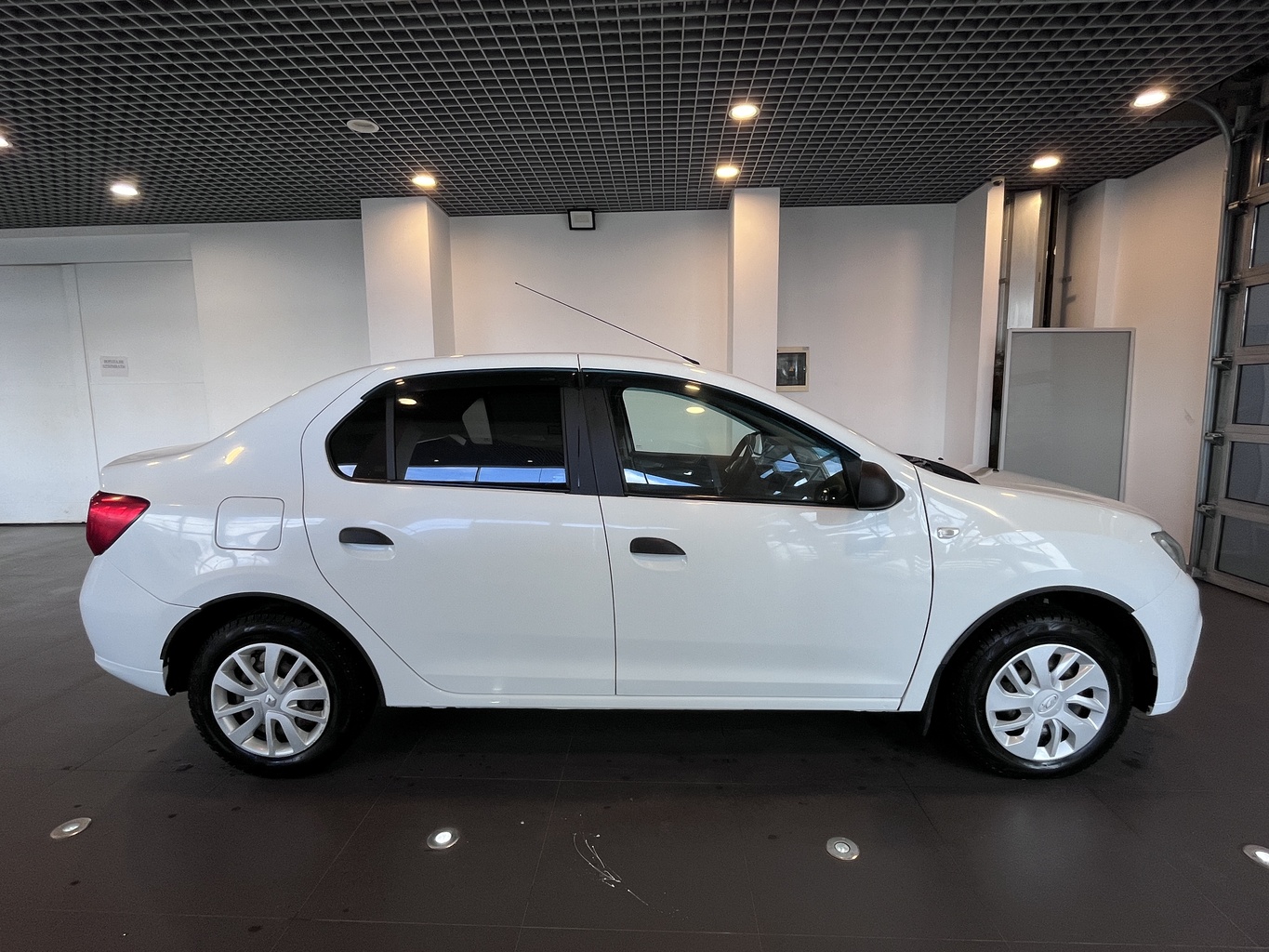 RENAULT LOGAN