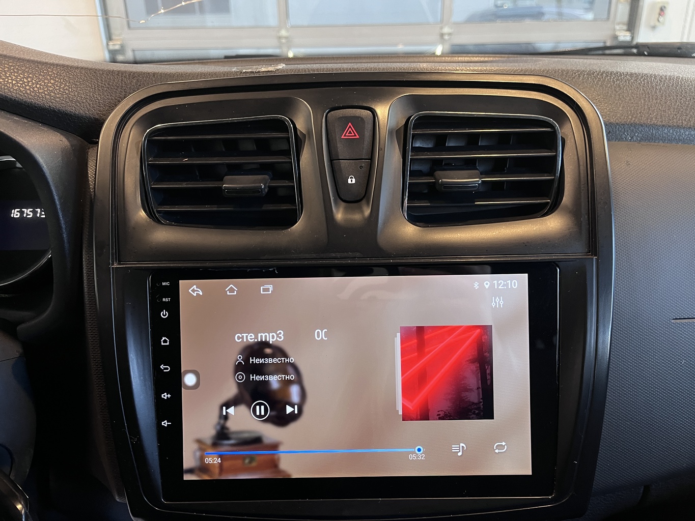 RENAULT LOGAN