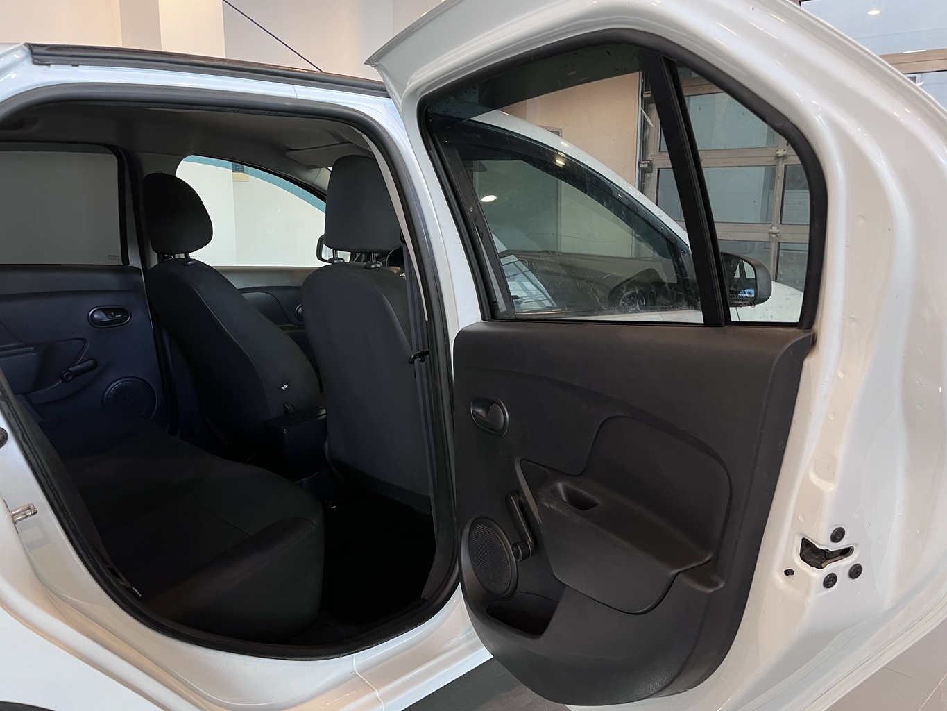 RENAULT LOGAN