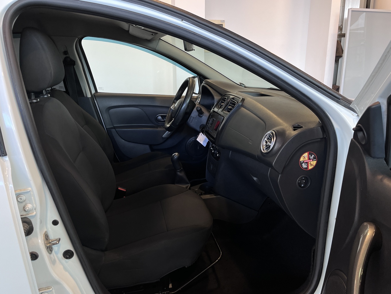 RENAULT LOGAN