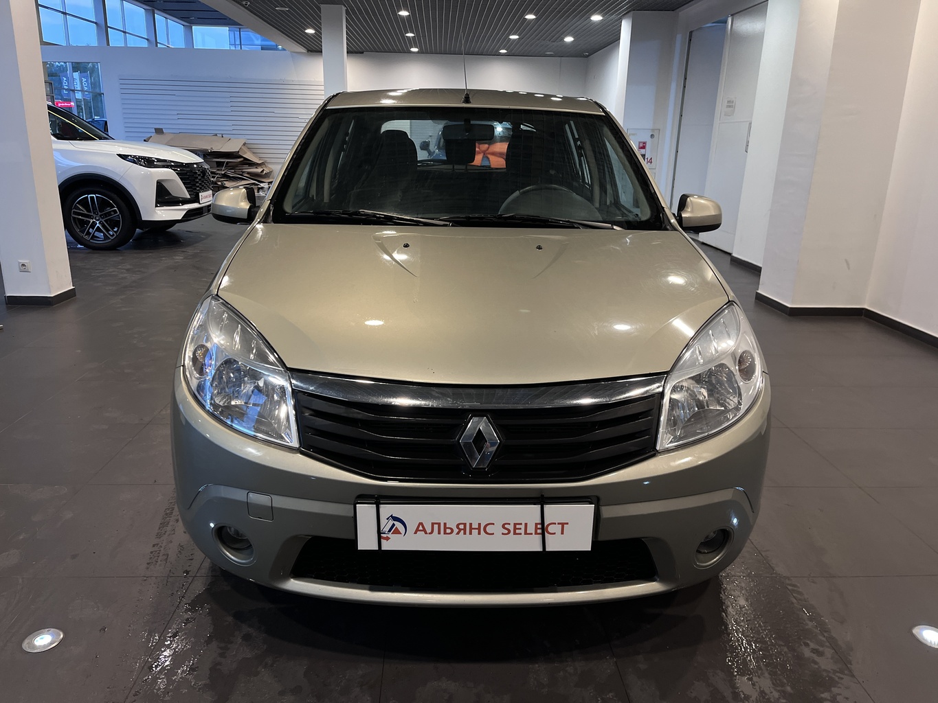 RENAULT SANDERO