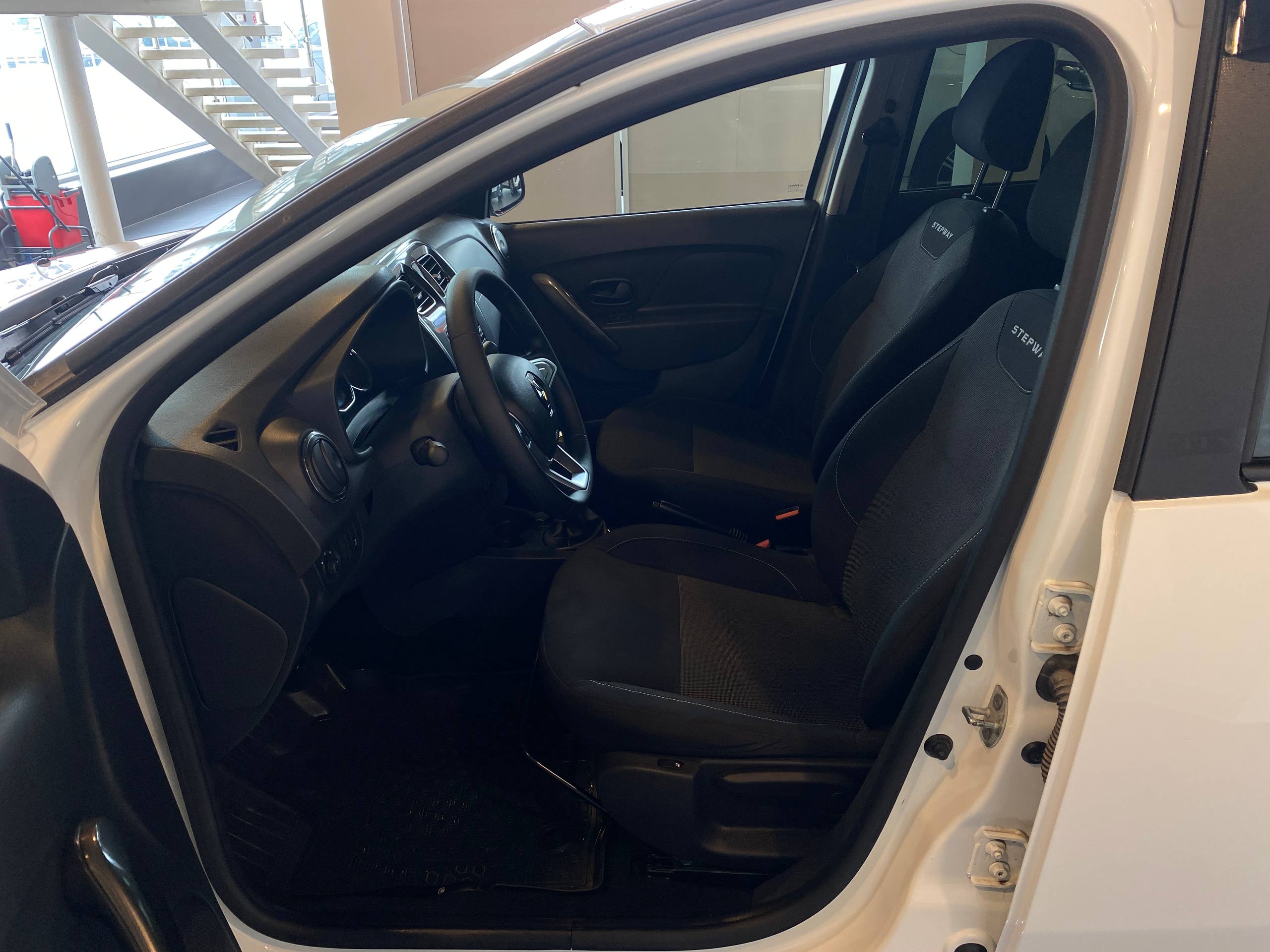 RENAULT LOGAN