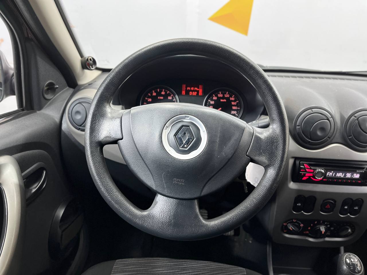 RENAULT SANDERO