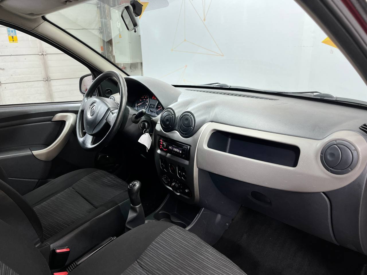 RENAULT SANDERO