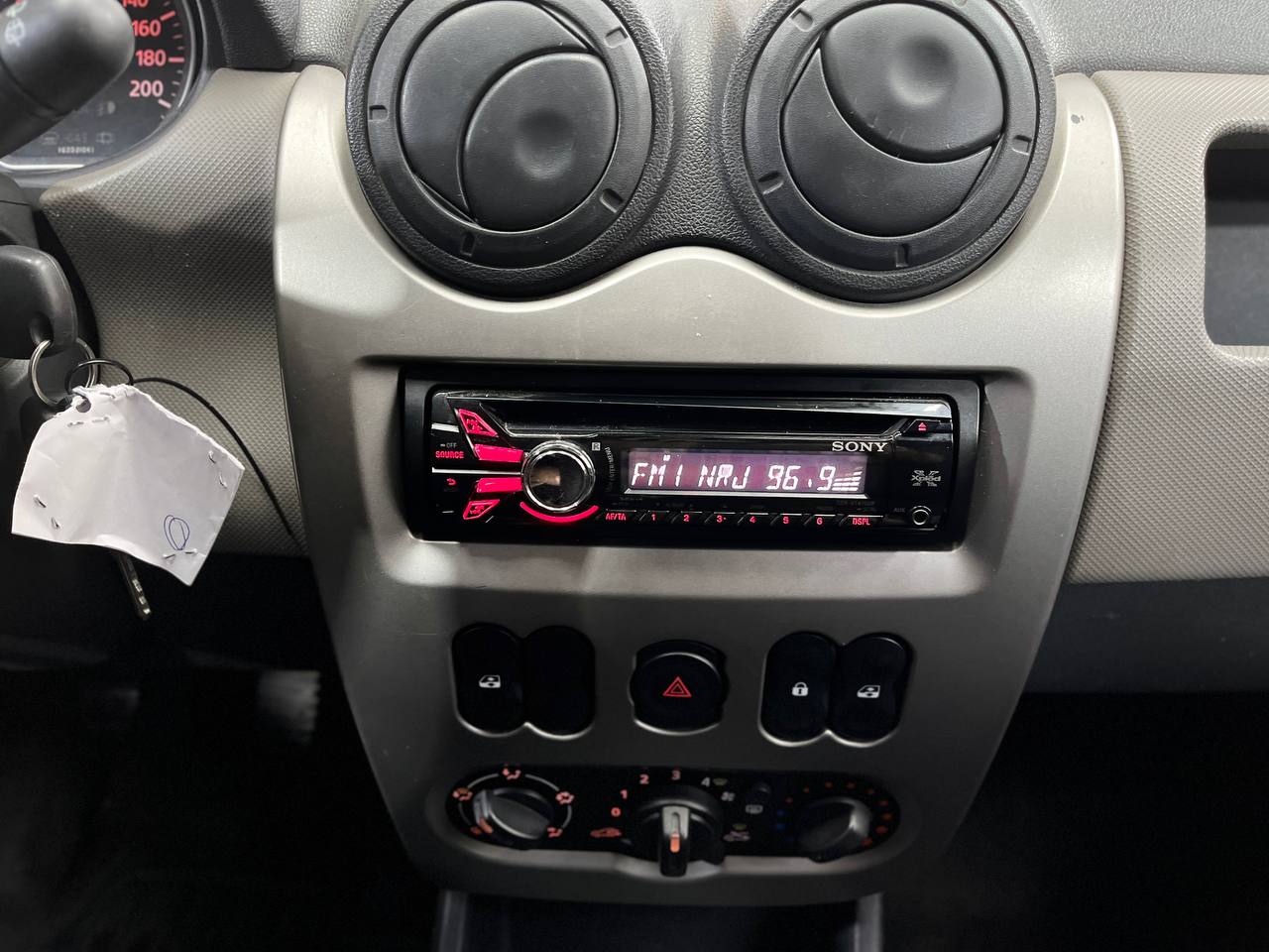 RENAULT SANDERO