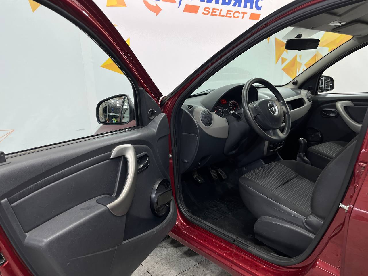RENAULT SANDERO
