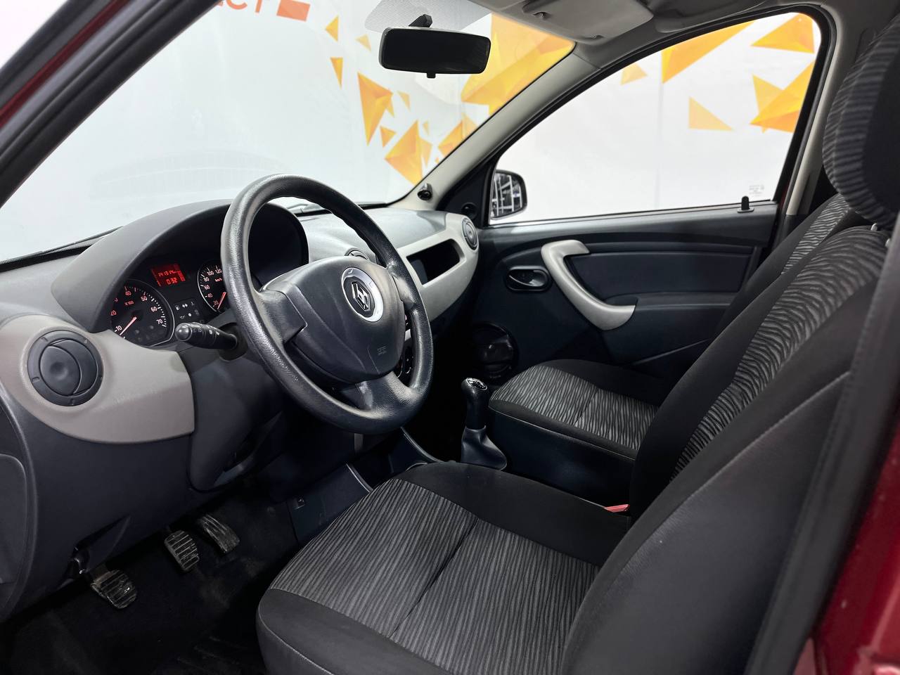 RENAULT SANDERO