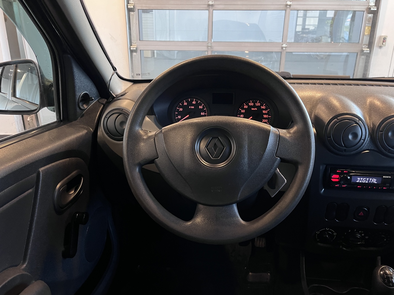 RENAULT LOGAN